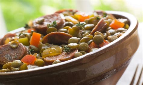 favas com chouriço|Favas com Chouriço: Uma Receita Saborosa e Intensa